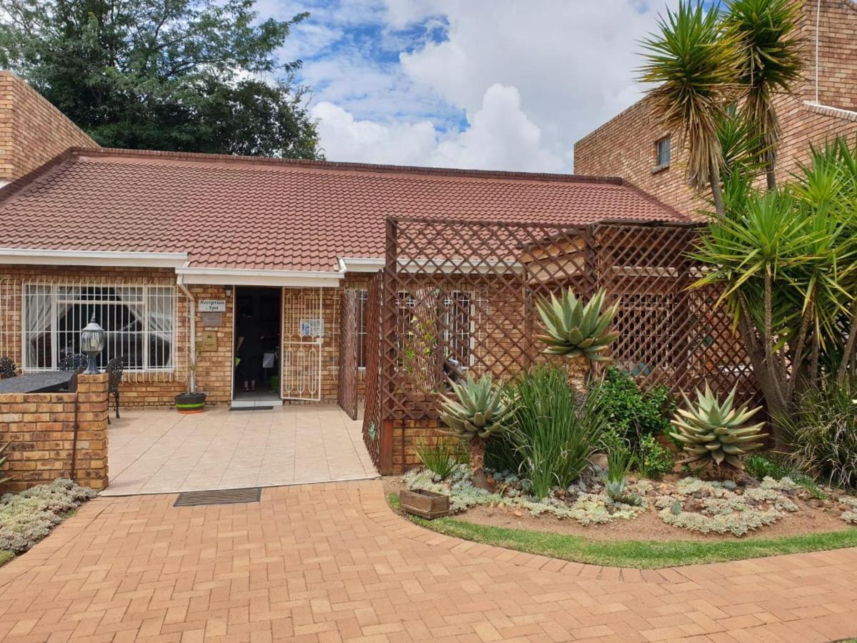 The Lazy Grape Guest Lodge & Spa Benoni Exteriér fotografie